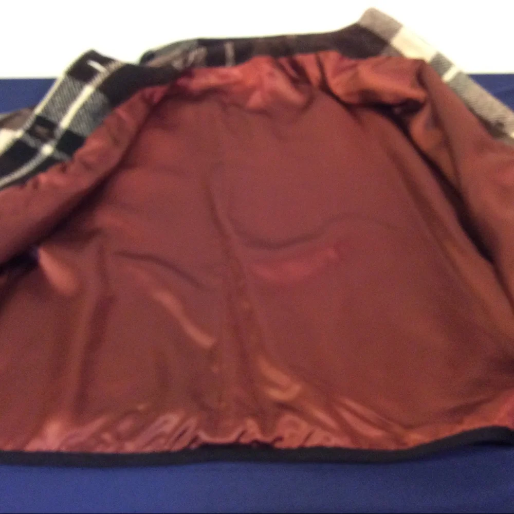 Wool Women’s Cape Coat - Picture 7 of 7
